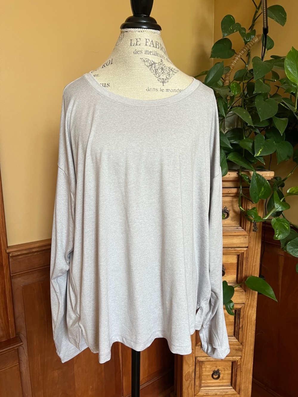 Athleta Light Gray Long Sleeve Tee